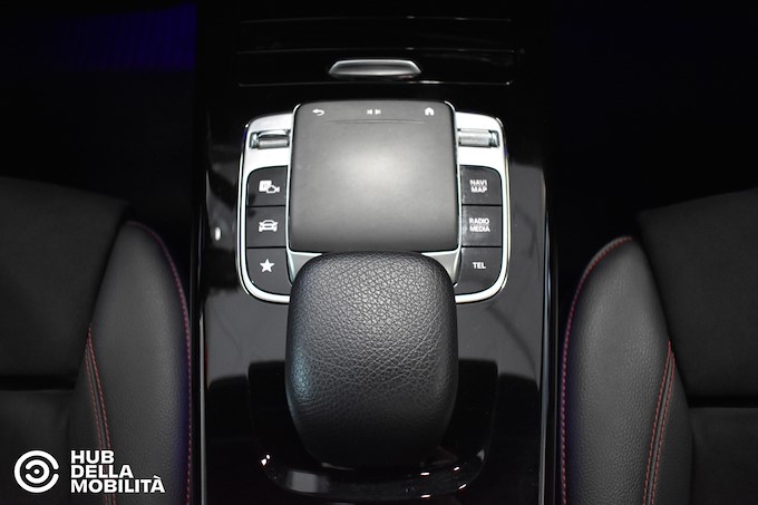 MERCEDES-BENZ A 180 d Automatic Premium